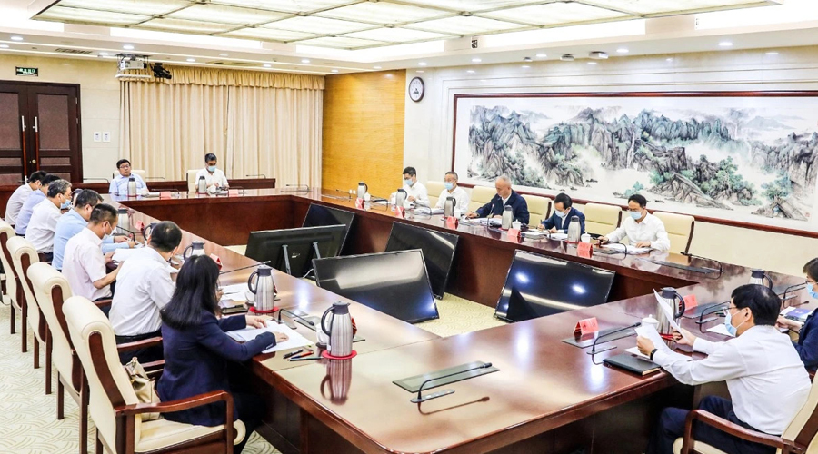 北京市委书记蔡奇在经开区调研并与企业家座谈，总裁徐烨烽受邀参加